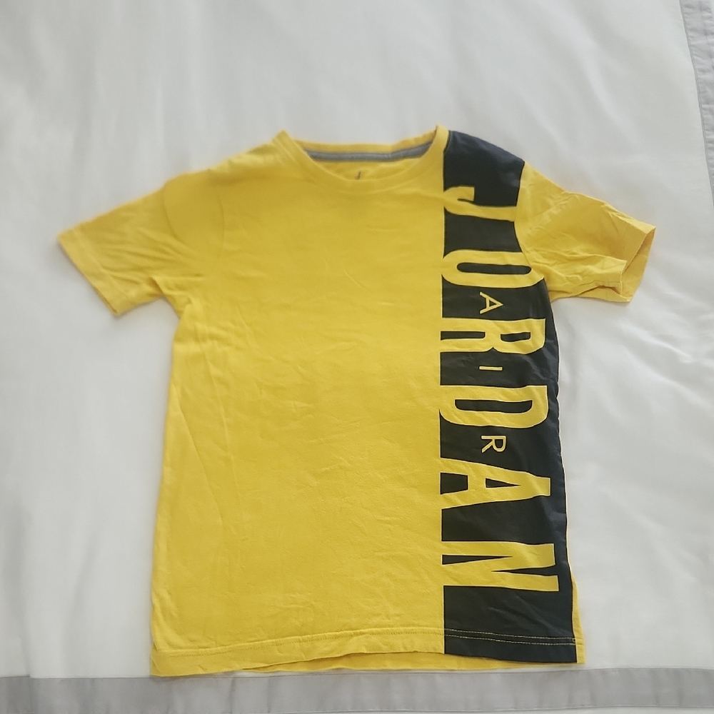 Jordan Boy's Yellow and Black Graphic Tee